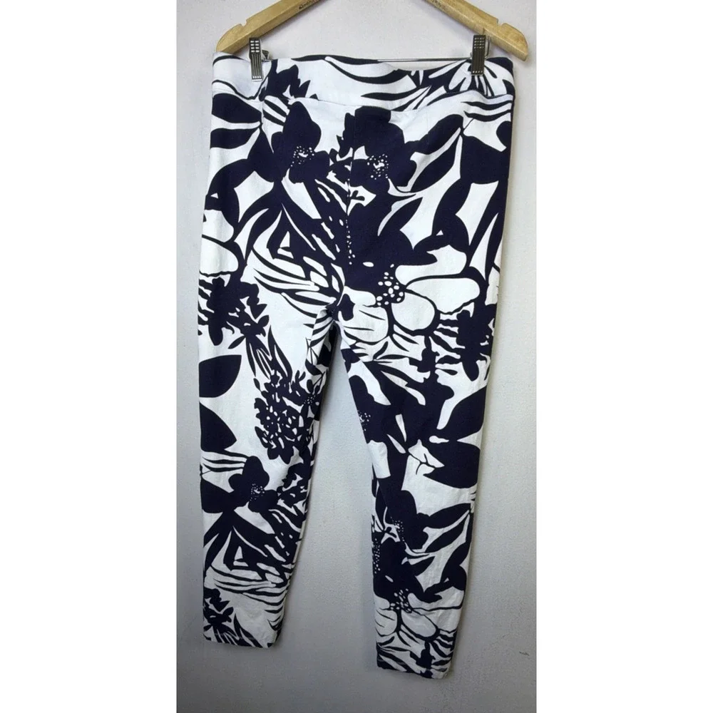Chico's 2.5 Travelers vacation Hawaii Tropical Floral resort Ankle Pants Navy 14 - Picture 10 of 14